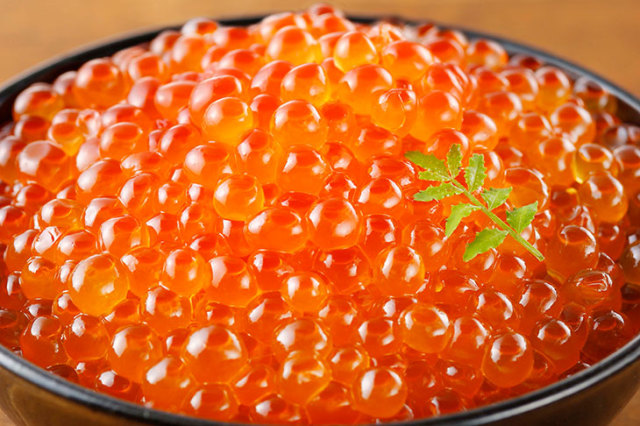 いくらを食べすぎたら痛風になるのか いくらのプリン体含量は いくらは神の食べ物